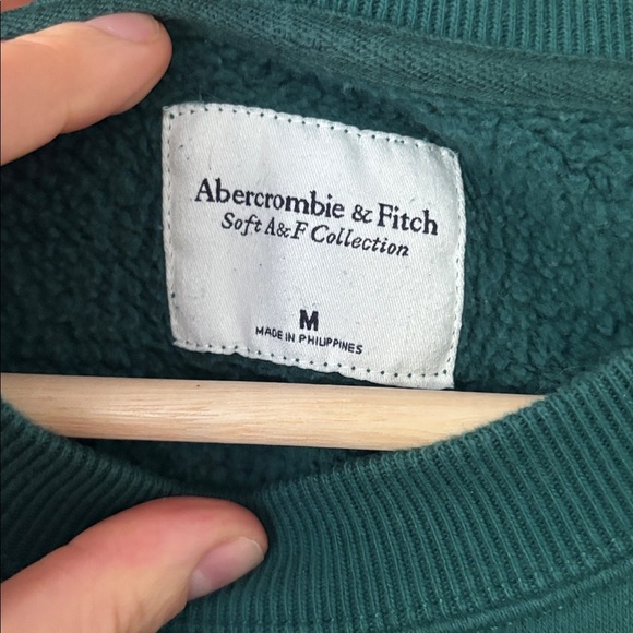 Abercrombie & Fitch “Grande Magnolia” Crewneck Sweatshirt - Picture 4 of 6